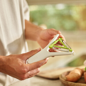 Joseph Joseph Switch™ 2-in-1 Peeler